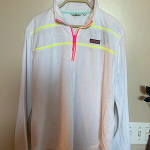 Woman’s Vineyard Vines terry shep shirt size XL